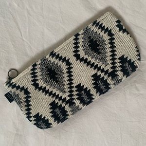 NWOT | Patterned Clutch